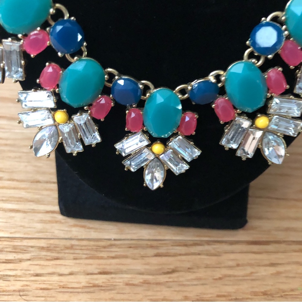 Sparkly rhinestone colored necklace - Picture 6 of 11